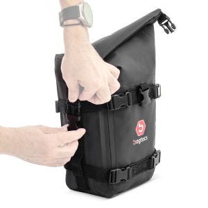 Sacoche pare carter Bagtecs K3 compatible avec protecteur moteur imperméable 6Ltr en noir DPL21